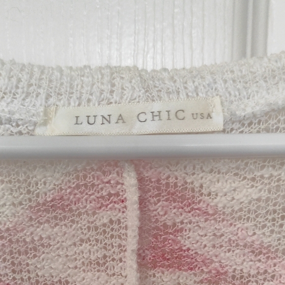 Pink and Orange V-Neck Sweater with Geometric Patterns - Picture 2 of 4